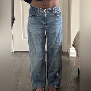 Zara Women's Boyfriend Jeans in Medium Wash